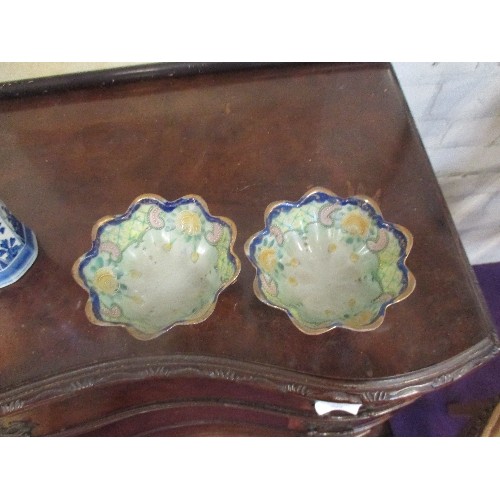 173 - PAIR OF EARLY 20TH CENTURY JAPANESE SCALLOPED EDGE PORCELAIN BOWLS - POSS NORITAKE - 11CM DIA