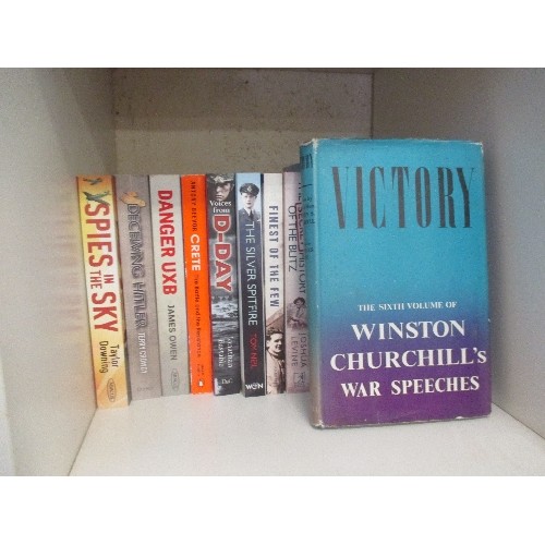 276 - WW2 / WW1 / MILITARY INTEREST. GOOD COLLECTION OF HARDBACK AND SOFTBACK BOOKS, ALL MILITARY AND WW2 ... 