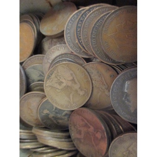 184E - BOX OF PENNY COINS - ALMOST ALL GEORGE V - A FEW HALFPENNIES - 2KG WEIGHT