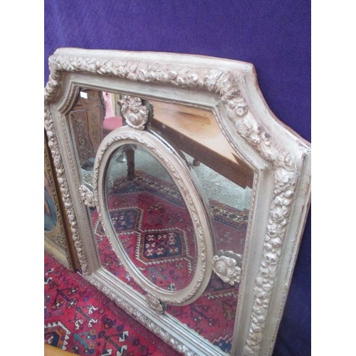 467 - A LARGE AND IMPRESSIVE EMPIRE STYLE GILT FRAMED WALL MIRROR - THE CARVED AND MOULDED FRAME WITH FRUI... 