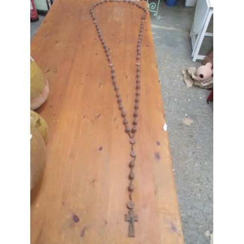 83 - UNUSUALLY LONG EARLY 20TH CENTURY FRENCH CARVED WOOD WALL OR ALTER ROSARY BEADS - OVER 2 METRES HANG... 