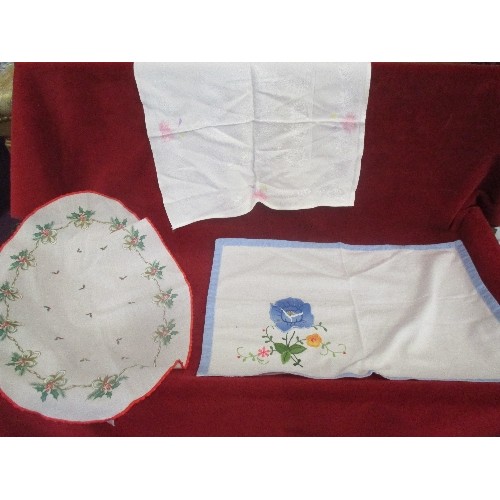 229 - LARGE BOX OF VINTAGE LINEN ITEMS, INCLUDES TABLECLOTHS, CUSHION COVERS, NAPKINS, DOILIES, CHAIR ARM ... 