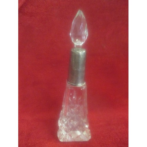 40A - CUT GLASS SCENT BOTTLE WITH SILVER COLLAR -= LONDON 1921 -20CM - CHIPS TO STOPPER