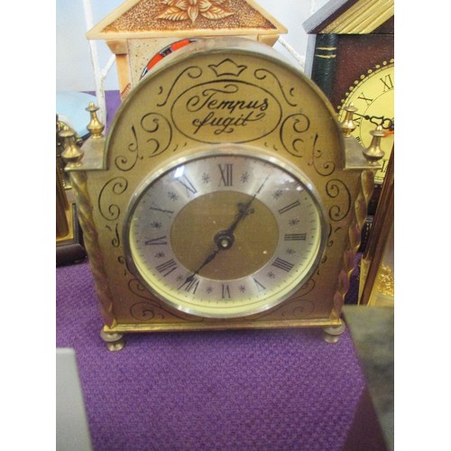 123 - COLLECTION OF 18 CLOCKS. MIXED STYLES, INCLUDES CARRIAGE CLOCKS, SMALL MANTLE CLOCKS ETC. MECHANICAL... 