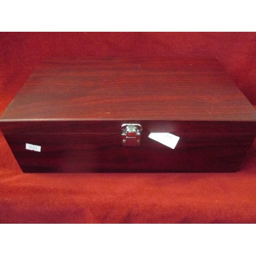 135 - LARGE WOODEN CASE CONTAINING LARGE QUANTITY OF BRACELETS AND BANGLES. MIXED STYLES.