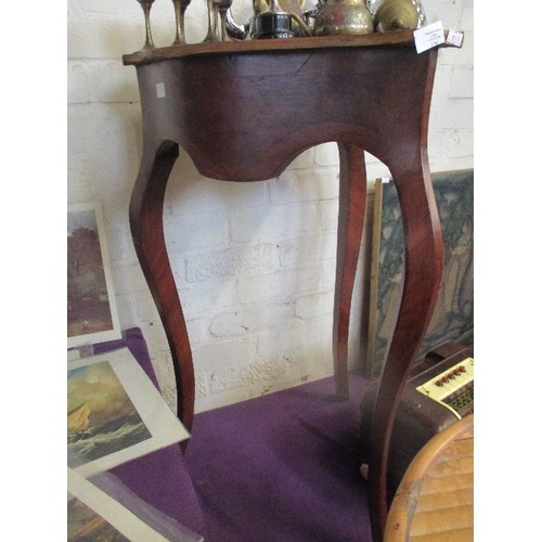 170 - UNUSUAL 3-LEGGED TALL OCCASIONAL TABLE FROM EGYPT. 81CM H.