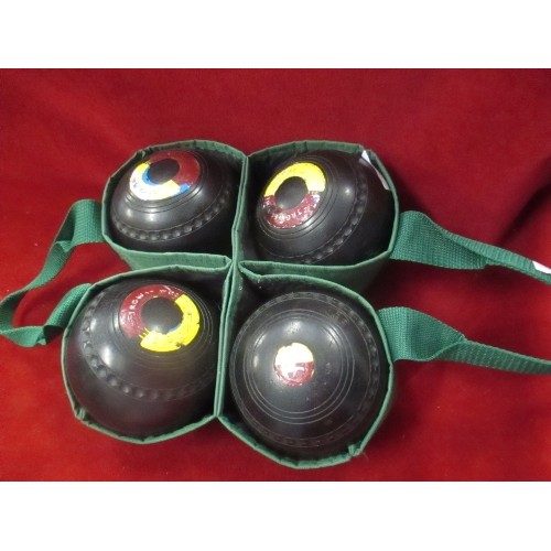180 - SET OF BOWLS IN CANVAS 'CITY SPORTS' CARRY BAG.