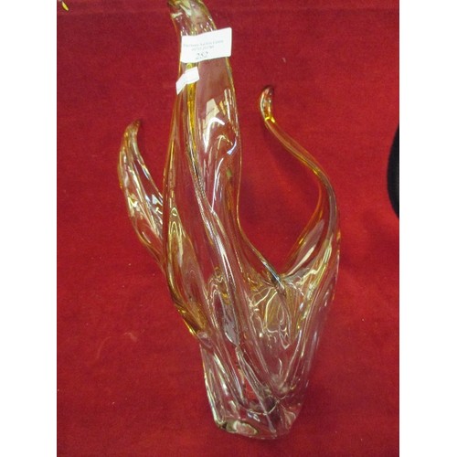 252 - LOVELY MURANO HEAVY GLASS VASE.