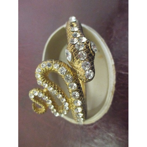 18 - A BOXED FINE QUALITY NECKLACE WITH WHITE STONES WITH GOLD PLATED BRACELET SNAKE  WITH WHITE STONES