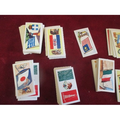 52 - COLLECTION OF APPROX 200 FRENCH DOMINO FILTER CIGARETTE CARDS - PRODUCTS OF THE WORLD - WITH WORLD F... 