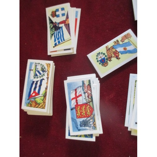 86B - COLLECTION OF APPROX 200 FRENCH CIGARETTE CARDS - DOMINO FILTER - PRODUCTS OF THE WORLD WITH NATIONA... 
