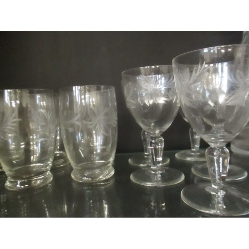 186 - LARGE SET OF ETCHED GLASSWARE. INCLUDES A ROYAL BRIERLEY ETCHED GLASS VASE, TALL SUNDAE GLASSES, OTH... 