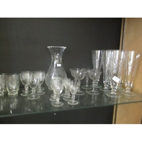 186 - LARGE SET OF ETCHED GLASSWARE. INCLUDES A ROYAL BRIERLEY ETCHED GLASS VASE, TALL SUNDAE GLASSES, OTH... 