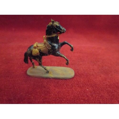 67 - QUANTITY OF SMALL VINTAGE PLASTIC WILD-WEST COWBOYS & INDIANS PLUS ANIMALS, CONTAINED IN A HOBBY BOX... 