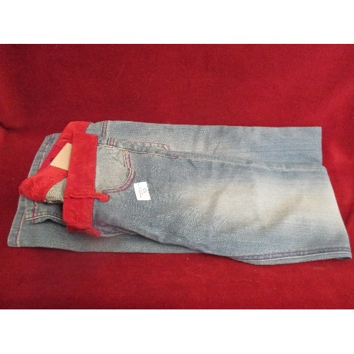 225 - PAIR OF 'DESIGNER ANGEL-LONDON' LADIES JEANS. SIZE 14/31. PALE DENIM WITH RED WAISTBAND.