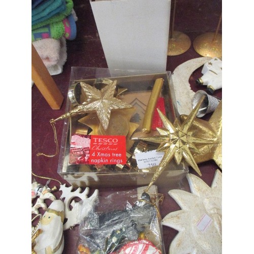 250 - SELECTION OF GOOD CHRISTMAS TREE DECORATIONS, INC HAND-MADE WOODEN FLYING ANGELS ETC, GOLD CHRISTMAS... 