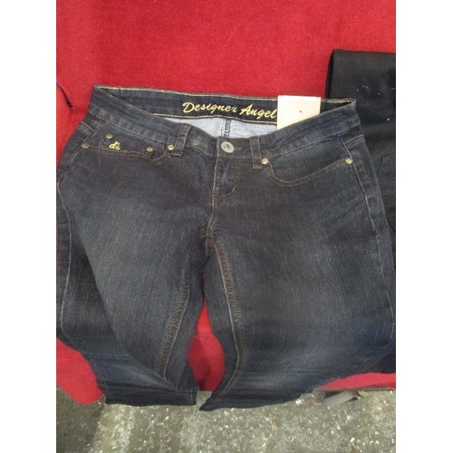 264 - BRAND-NEW DESIGNER ITALIAN LADIES JEANS, 1 BLACK, SIZE 14/32, 1 INDIGO. SIZE 12/33.