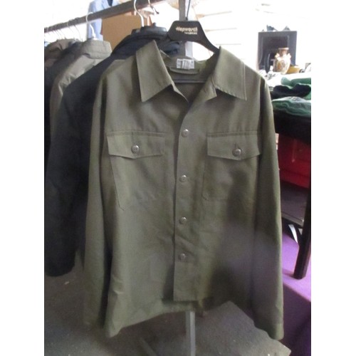 353 - 7 X VINTAGE RARE AUSTRIAN MILITARY KHAKI/GREEN SHIRTS, TOGETHER WITH A KHAKI PARKA COAT.