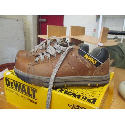 360 - BRAND-NEW W/T. BOXED, DE-WALT INDUSTRIAL FOOTWEAR. STYLE 'LITHIUM' ALUMINIUN TOE. UK 8.