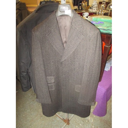 195 - BRAND-NEW SUPERB QUALITY ITALIAN DESIGNER GENTS OVERCOAT. CHARCOAL GREY HERRINGBONE FABRIC.  100%. F... 