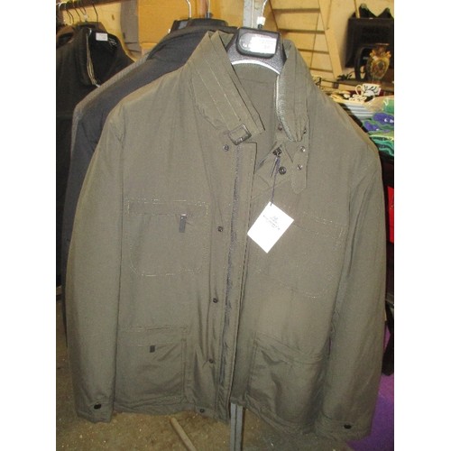 200 - BRAND-NEW GENTS ITALIAN DESIGNER MID-LENGTH WINTER COAT BY DESIREE. OLIVE GREEN. SIZE 42