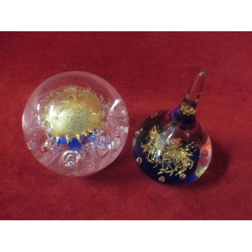 12 - GLASS PAPERWEIGHT WITH PINK BLUE AND GOLD JELLYFISH DESIGN - 9CM DIA AND A FURTHER ONION SHAPED PAPE... 