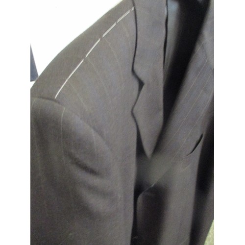 253 - BRAND NEW ITALIAN DESIGNER DESIREE CHARCOAL PIN-STRIPED FORMAL JACKET. 40