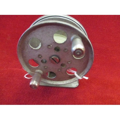 25 - VINTAGE THE INVICTA FISHING REEL