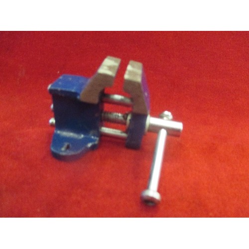 34 - SMALL VICE 5CM HIGH