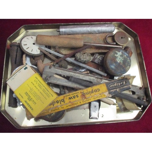 54 - 2 TRAYS OF MIXED VINTAGE ITEMS -  GOLD METAL CIGARETTE CASE, SHOE STUDS, CHEROOT HOLDER ETC