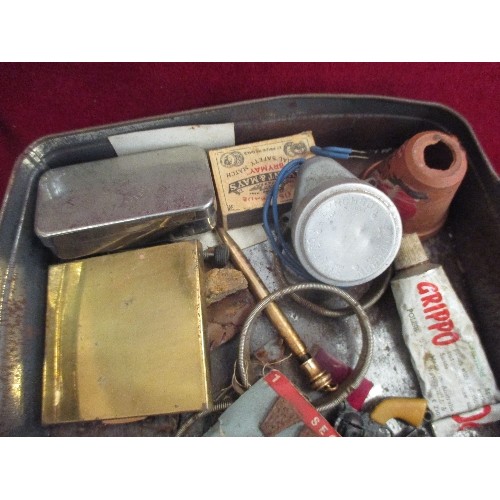 54 - 2 TRAYS OF MIXED VINTAGE ITEMS -  GOLD METAL CIGARETTE CASE, SHOE STUDS, CHEROOT HOLDER ETC