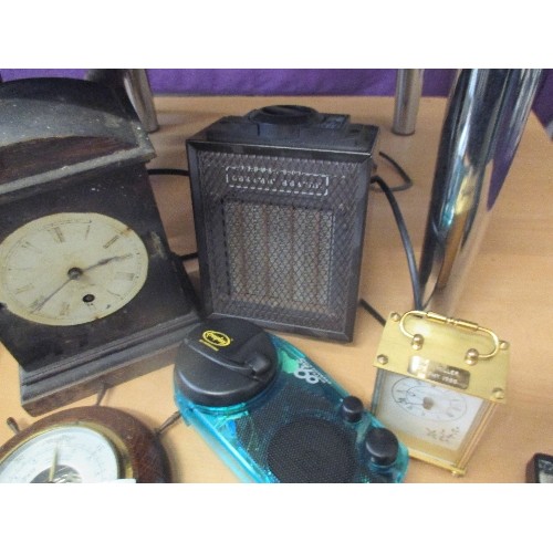 226 - MIXED LOT, INCLUDING ANEROID BAROMETER, ANTIQUE OAK MANTEL CLOCK A/F. SELF-POWERED RADIO. THERMAL 20... 