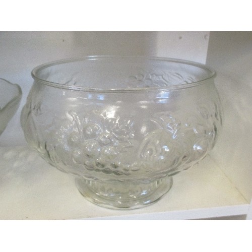 70 - LARGE VINTAGE PRESSED GLASS PUNCH BOWL - 30CM  DIA, TOGETHER WITH A RAYWARE 26 PIECE PUNCH SET-BOXED... 