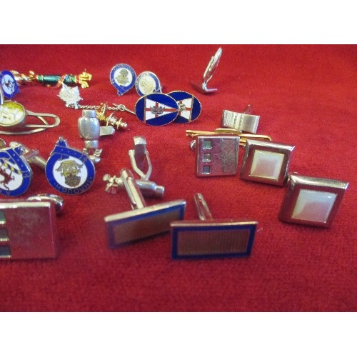 77 - BOX OF VINTAGE CUFFLINKS.