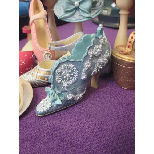 92 - CERAMIC SHOE AND HAT MINIATURES, 4 OF THE HATS HAVE STANDS.