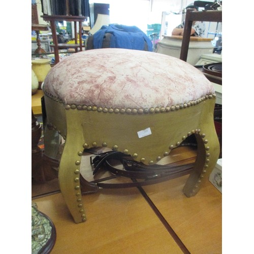 196 - DECORATIVE DRESSING ROOM STOOL. GILT FRAME, UPHOLSTERED SEAT WITH GILT STUDS IN MARBLE PATTERN FABRI... 