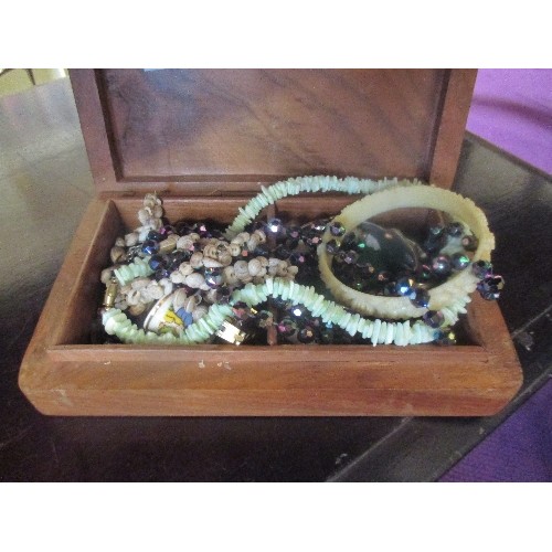 171 - SMALL WOODEN BOX CONTAINING COSTUME JEWELLERY.