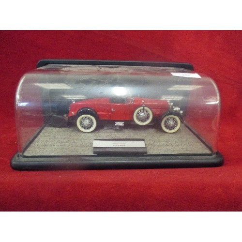 255 - FRANKLIN MINT DIE-CAST 1:24 SCALE 1928 STUTZ  BLACK HAWK MODEL WITH STAND AND PERSPEX COVER