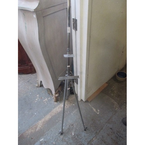 259 - METAL ARTISTS EASEL, EXTENDABLE