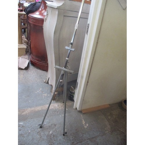 259 - METAL ARTISTS EASEL, EXTENDABLE