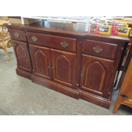 272 - BREAK FRONT SIDEBOARD WITH 4 CUPBOARDS AND 3 DRAWERS, ARCHED DETAIL AND BRASS HANDLES