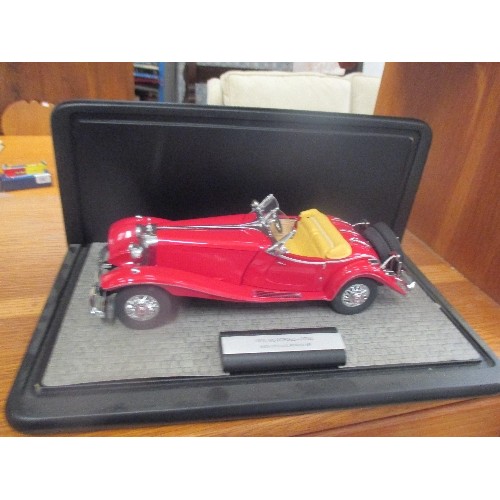 275 - FRANKLIN MINT DIE-CAST 1:24 SCALE 1935 MERCEDES BENZ 500K SPECIAL ROADSTER IN DISPLAY CASE