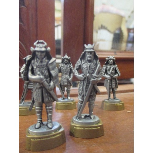 286 - 6 MINIATURE PEWTER SOLDIERS