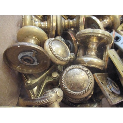 290 - BOX OF BRASS DOOR FITTINGS