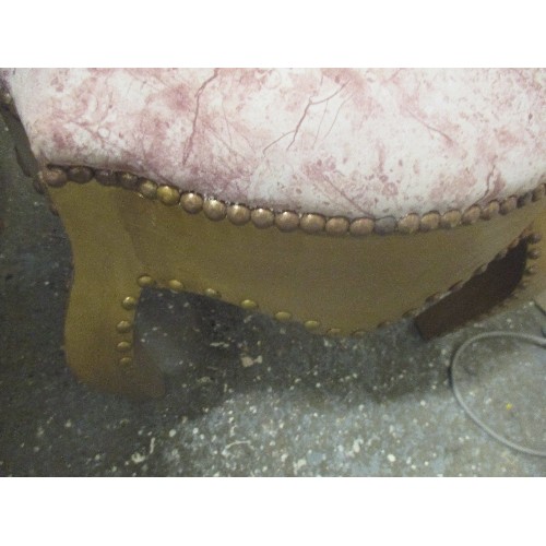 218 - DECORATIVE DRESSING ROOM STOOL. GILT FRAME, UPHOLSTERED SEAT WITH GILT STUDS IN MARBLE PATTERN FABRI... 