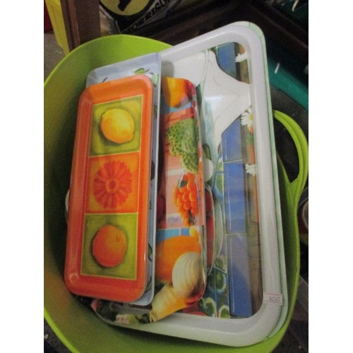 226 - LARGE QUANTITY OF KITCHENALIA, MANY NEW/BOXED ITEMS. INCLUDES TRAYS, MUGS, PEGS, GLASSWARE AND CERAM... 