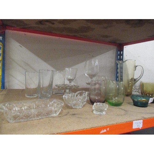 440 - SHELF OF GLASSWARES