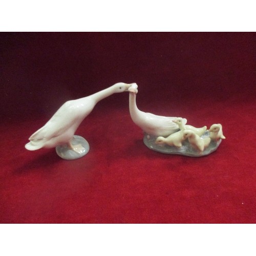 15 - TWO LLADRO PORCELAIN GEESE FIGURES