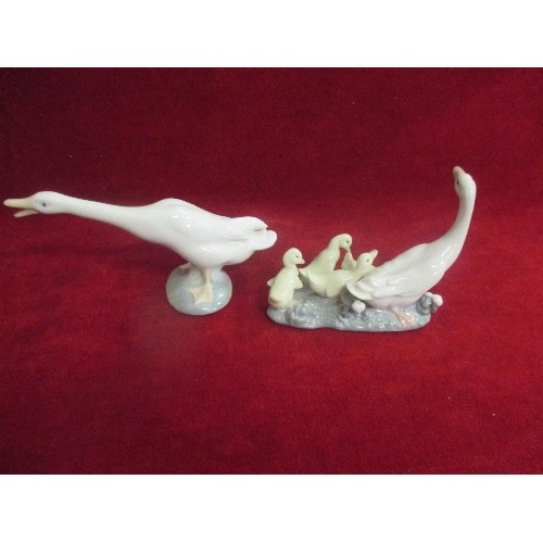 15 - TWO LLADRO PORCELAIN GEESE FIGURES