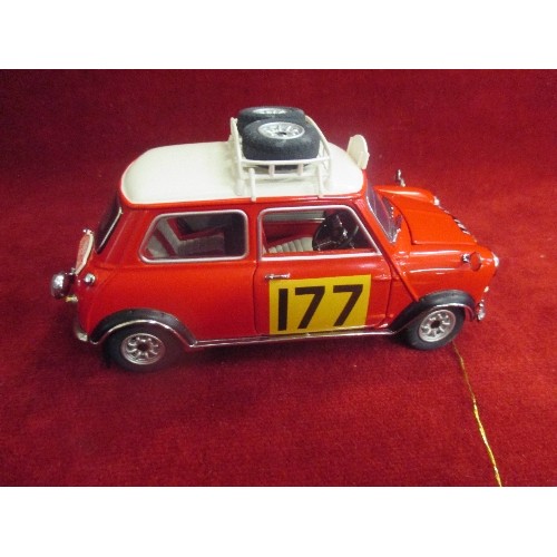 17 - 1967 MORRIS MINI COOPER S MONTE CARLO   RALLY 1:24 SCALE FRANKLIN MINT